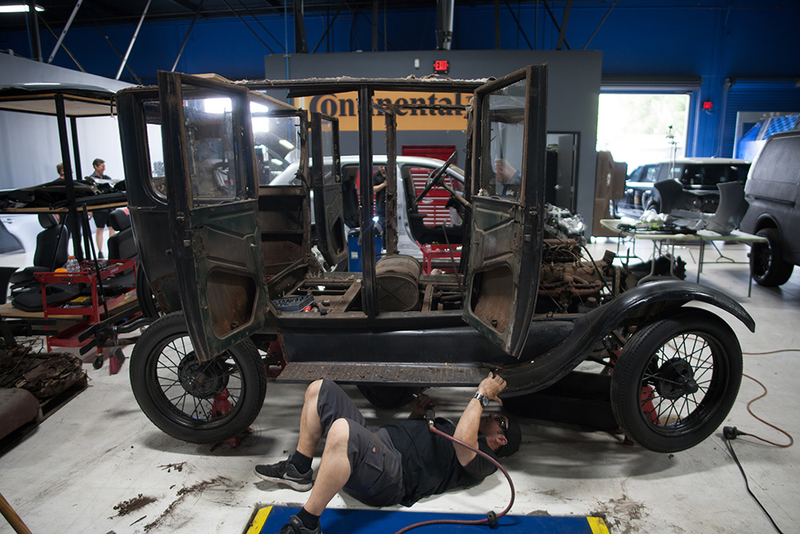 Illustration for article titled West Coast Customs And Mitsubishi Are Doing The Engine Swap Of The Century